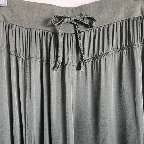 Sofia Pants Womens S Army Green Satin Cargo Jogger Made in Italy Quiet Luxury - Picture 2 of 10